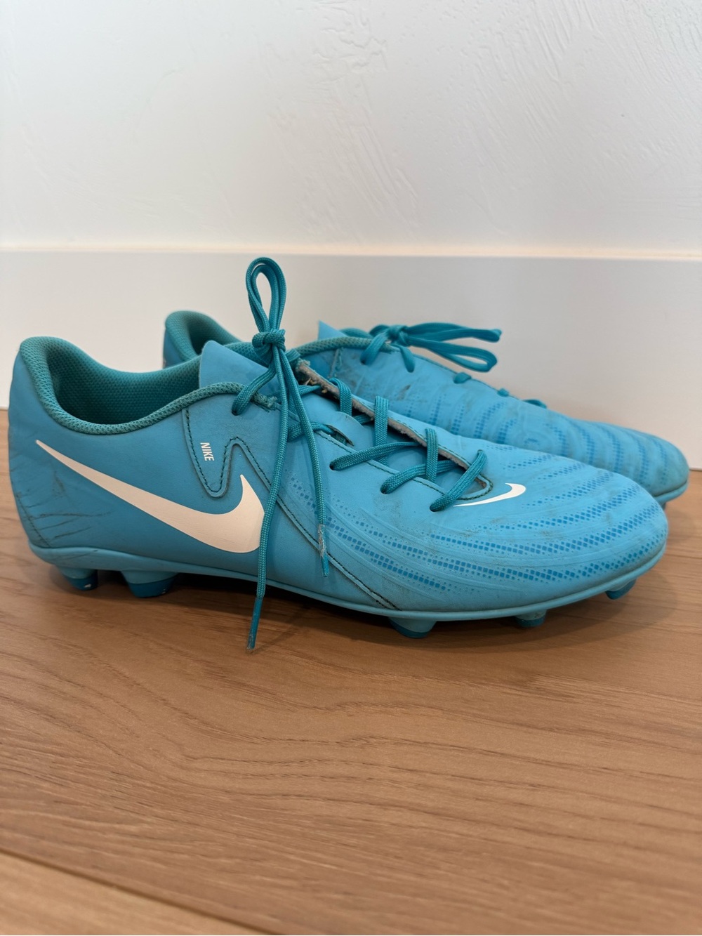 Nike Phantom GX 2 Academy MG football cleats in Blue Fury/ White, size 10